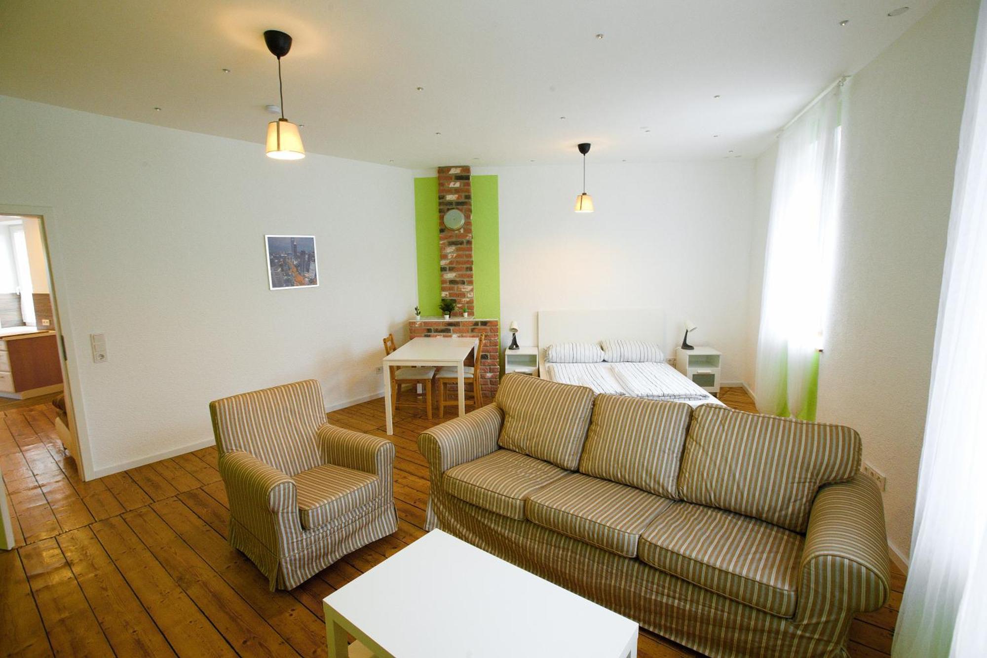 Haus Am Bach - Schoene Grosse Moderne Mit Terrasse